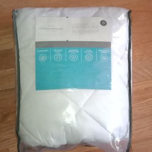 Threshold waterproof mattress pad twin